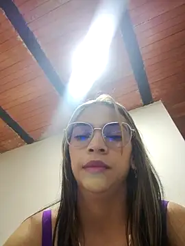 Snapshot of Evangeline_Bonnet chatting on December 2025 03:44:02 AM Evangeline Bonnet online show from December 2025 03:44:02 AM