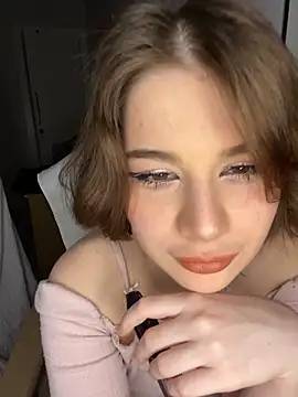 Snapshot of WIKESSTAR chatting on December 2025 05:47:02 AM WIKESSTAR online show from December 2025 05:47:02 AM