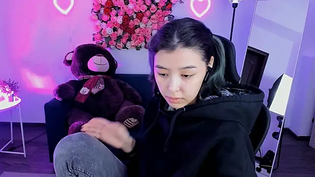 SirenMystiq online show from April 2026 07:06:01 PM