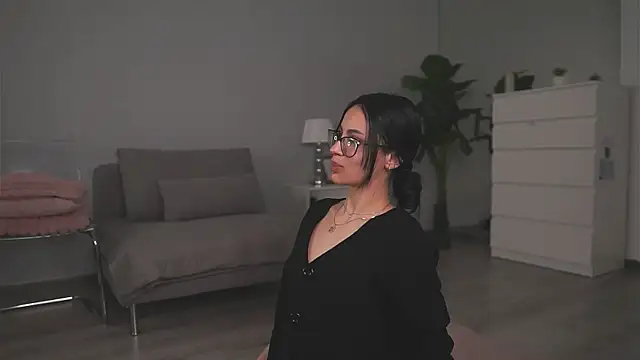 ValexieLux online show from April 2026 10:46:01 AM