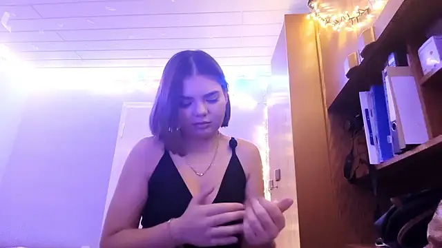 Snapshot of Mona_Slearys chatting on January 2026 11:52:02 PM Mona Slearys online show from January 2026 11:52:02 PM