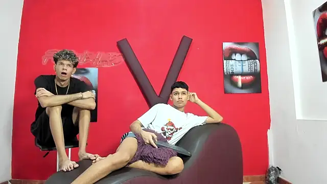Snapshot of HORNY_PRETTY chatting on May 2026 04:34:01 PM HORNY PRETTY online show from May 2026 04:34:01 PM