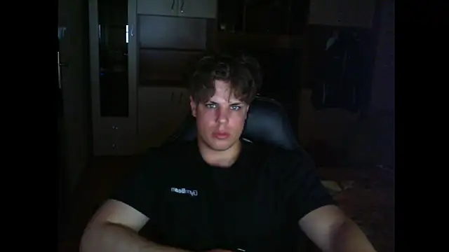 GymGuy0505 online show from June 2026 09:39:01 PM