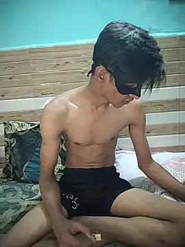 xoupleaura online show from March 2026 07:25:01 PM