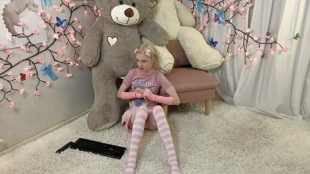 ViollaBloom online show from December 2025 02:41:02 AM