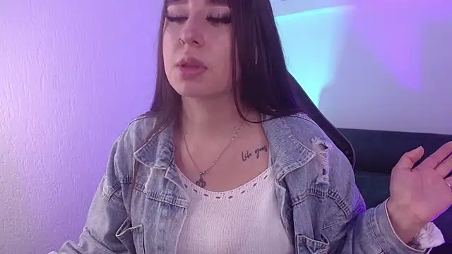 Cherylloviing  online show from December 2025 12:01:02 PM