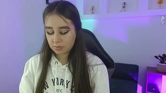 Cherylloviing  online show from December 2025 12:13:02 PM