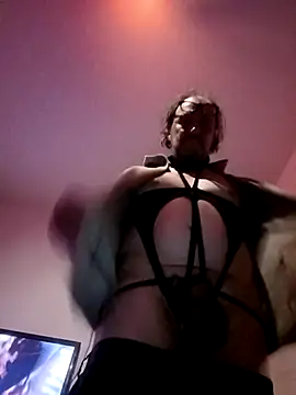 Olivassl22 online show from April 2026 06:42:01 PM