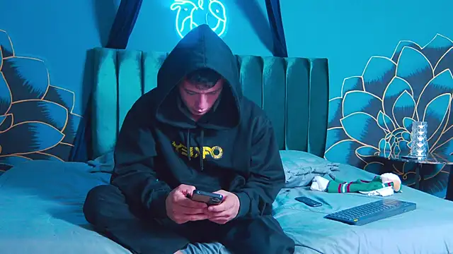 Snapshot of MagnusKnight_ chatting on January 2026 12:08:02 PM MagnusKnight online show from January 2026 12:08:02 PM