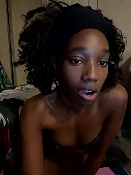 Enchantressz online show from January 2026 06:43:02 PM