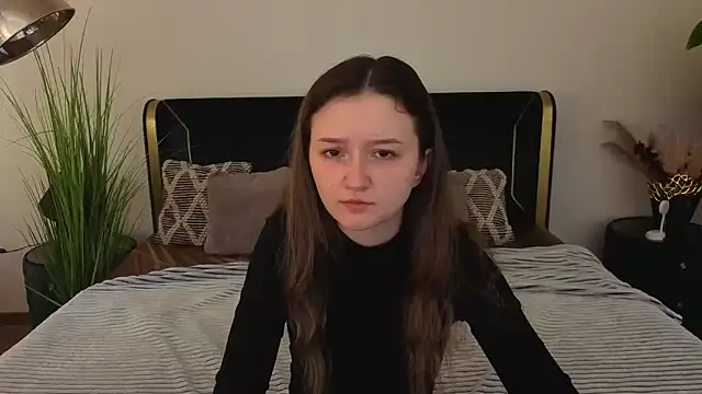 Snapshot of CyrenaLuxe chatting on March 2026 06:40:02 AM CyrenaLuxe online show from March 2026 06:40:02 AM