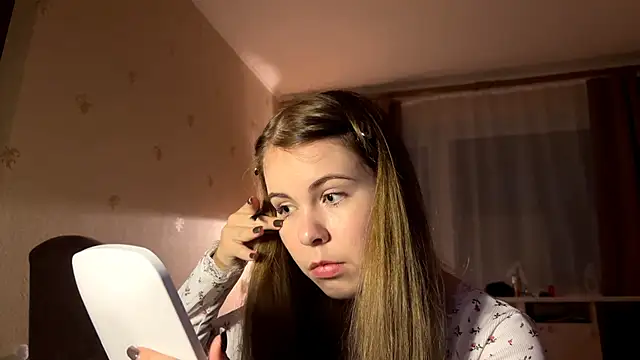 MaevAmy online show from December 2025 02:45:02 PM