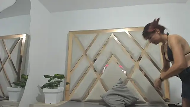 Selenaasm online show from March 2026 08:57:02 PM