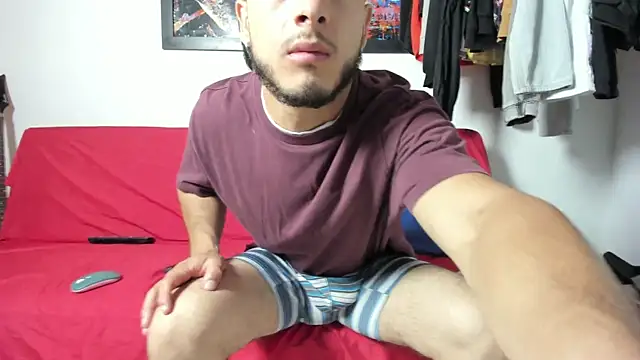 Reynoah online show from March 2026 10:28:01 PM