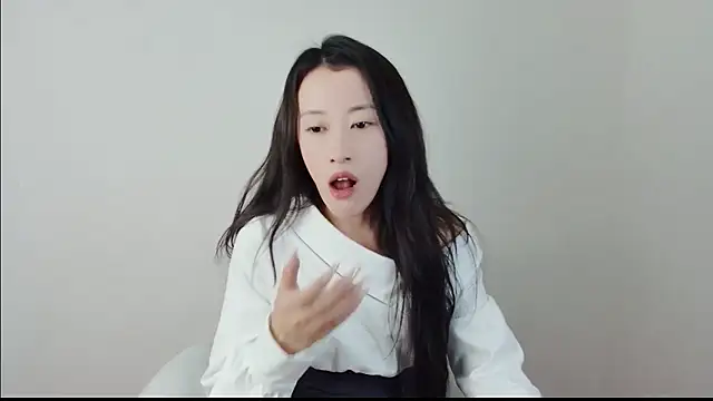 Snapshot of TXMIT chatting on February 2026 03:02:01 PM TXMIT online show from February 2026 03:02:01 PM