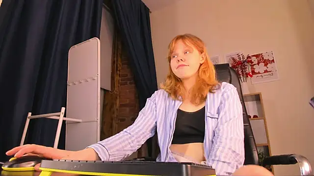 Soft Flame online show from April 2026 06:10:01 PM