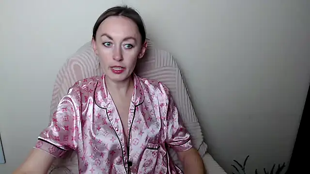 LiaSeass  online show from February 2026 12:04:01 PM