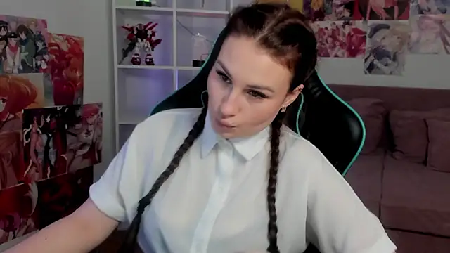 NoraFoxes online show from January 2026 05:33:02 AM