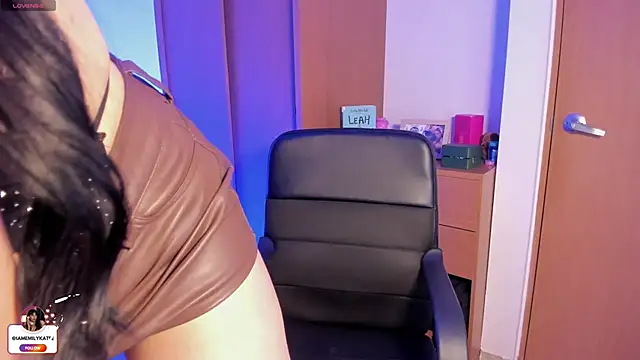 emily kate  online show from April 2026 12:31:01 AM