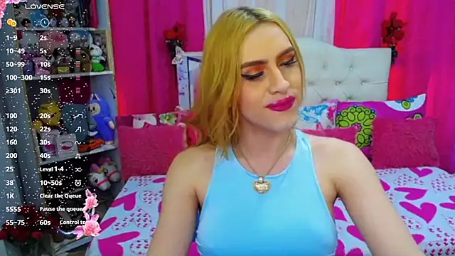 Snapshot of golden_girl01 chatting on May 2026 08:39:01 PM golden girl01 online show from May 2026 08:39:01 PM