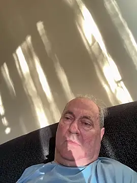 Snapshot of csikar chatting on April 2026 04:43:02 PM csikar online show from April 2026 04:43:02 PM