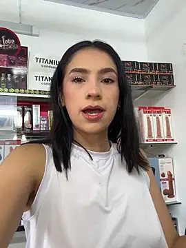 lunaluxury22 online show from March 2026 01:47:01 PM