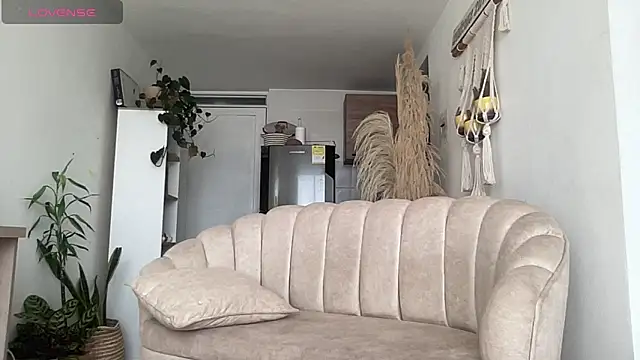 Snapshot of isa_fox_23 chatting on June 2026 01:13:02 PM isa fox 23 online show from June 2026 01:13:02 PM