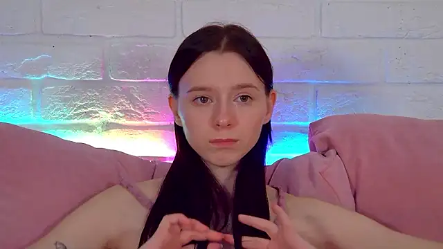 ArinaKubrick online show from April 2026 07:58:01 PM