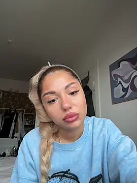 SilkyMira online show from December 2025 10:41:02 AM