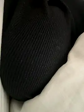 leo-kitty online show from December 2025 10:38:01 PM