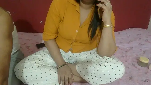 Snapshot of Lovelycouple25 chatting on June 2026 06:07:01 AM Lovelycouple25 online show from June 2026 06:07:01 AM