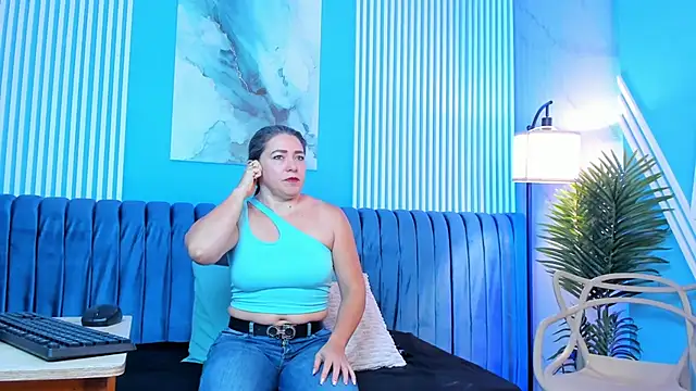 dahianeconnor online show from March 2026 11:48:02 AM