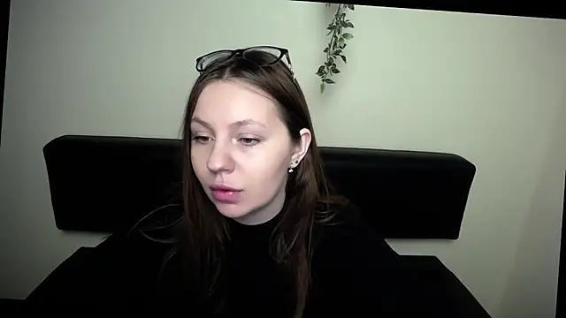 LiliaErmi online show from April 2026 06:03:02 AM