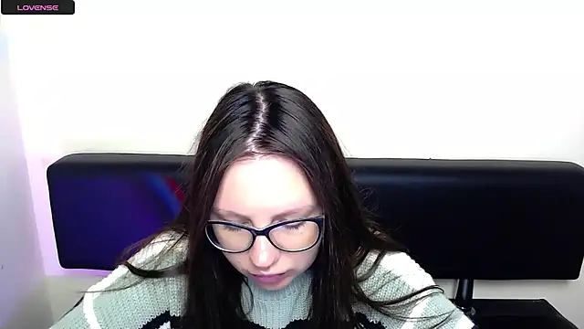 Snapshot of LiliaErmi chatting on June 2026 06:59:01 AM LiliaErmi online show from June 2026 06:59:01 AM