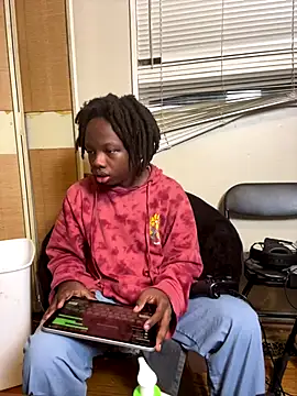 YourLittleBoyfriend online show from December 2025 03:45:02 AM