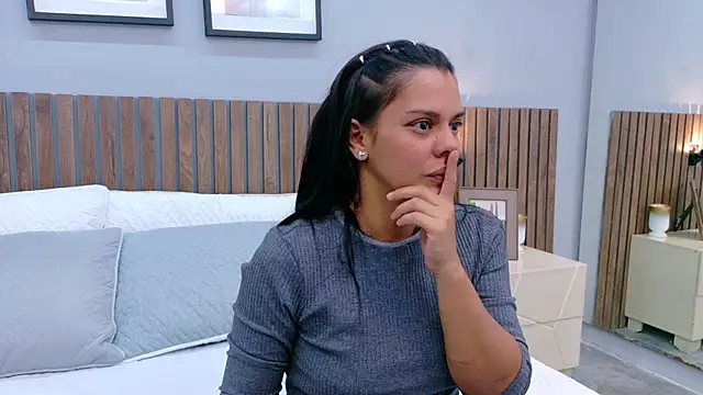 Mia Bellefort online show from March 2026 07:51:02 PM