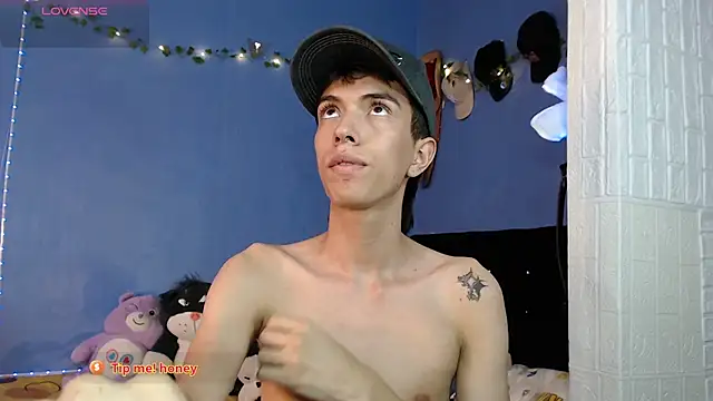 Juan Gomezz26 online show from August 2026 10:34:02 PM