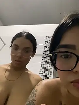 Emmy And Luna online show from April 2026 12:16:01 AM