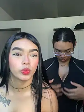 Snapshot of Emmy_And_Luna chatting on July 2026 07:16:01 PM Emmy And Luna online show from July 2026 07:16:01 PM