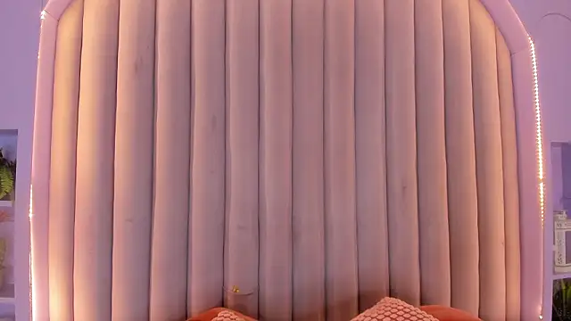 Miia Anderson online show from March 2026 11:49:01 AM