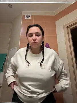 luisa evans online show from December 2025 12:26:01 AM