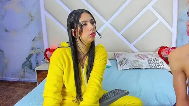 Ardiente couple online show from December 2025 08:30:02 AM