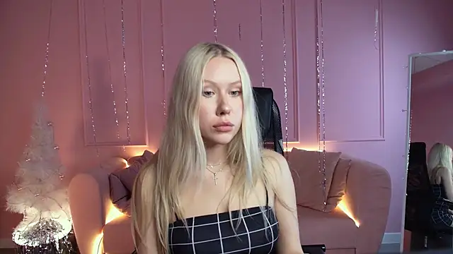 Snapshot of AprilChambers chatting on January 2026 02:55:01 PM AprilChambers online show from January 2026 02:55:01 PM