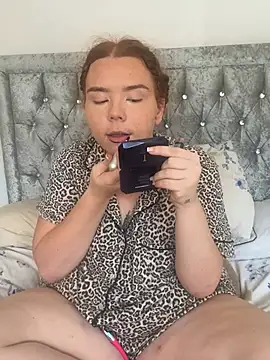 AnnieAinsx online show from July 2026 11:28:01 AM