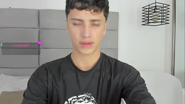 JoshClaarktt online show from April 2026 04:01:01 AM