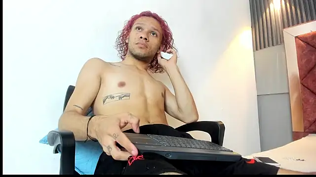 Snapshot of TAYSON_SCOTT chatting on December 2025 12:12:01 PM TAYSON SCOTT online show from December 2025 12:12:01 PM