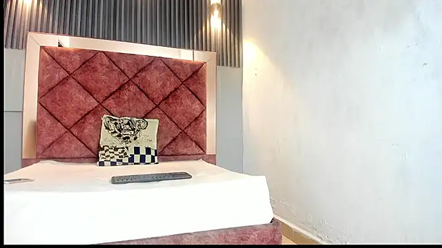 Snapshot of TAYSON_SCOTT chatting on January 2026 01:02:01 PM TAYSON SCOTT online show from January 2026 01:02:01 PM