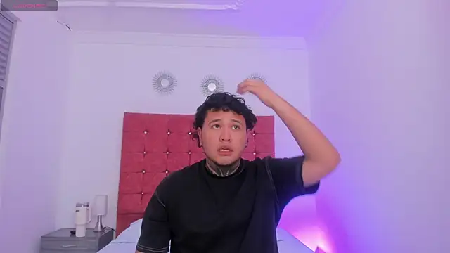 Beele and Evie online show from March 2026 11:39:02 AM