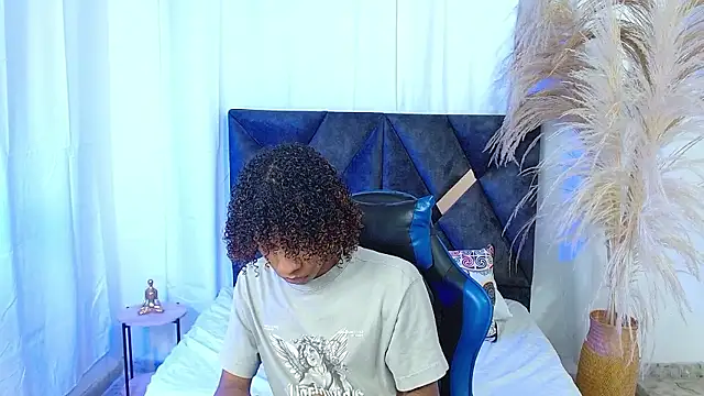 angelll18  online show from January 2026 08:32:02 PM