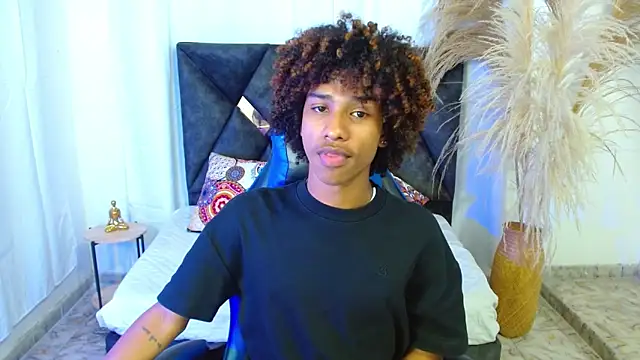 angelll18  online show from February 2026 08:36:01 PM